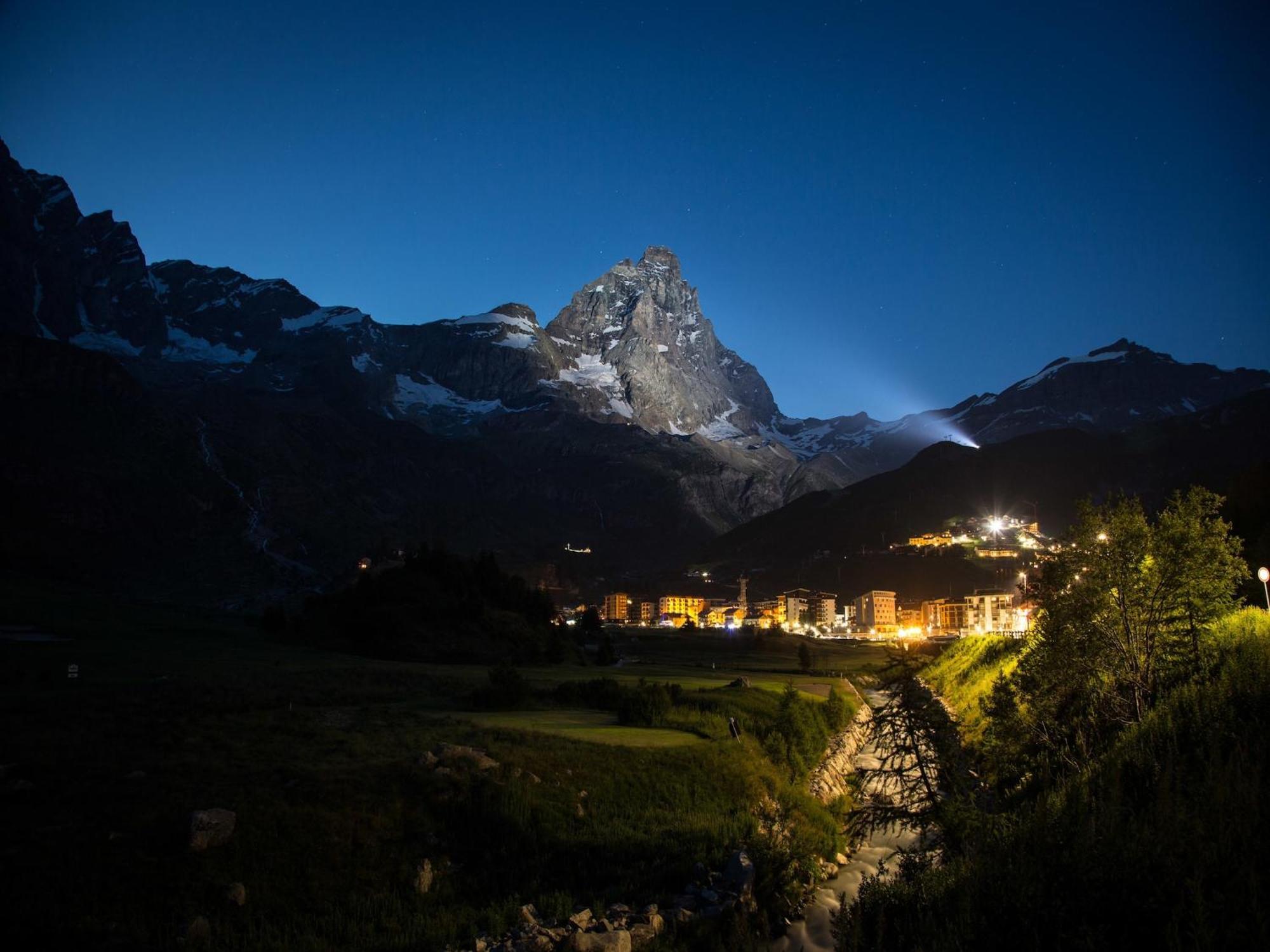 Contemporary Apartment In Breuil Cervinia Near Ski Area المظهر الخارجي الصورة