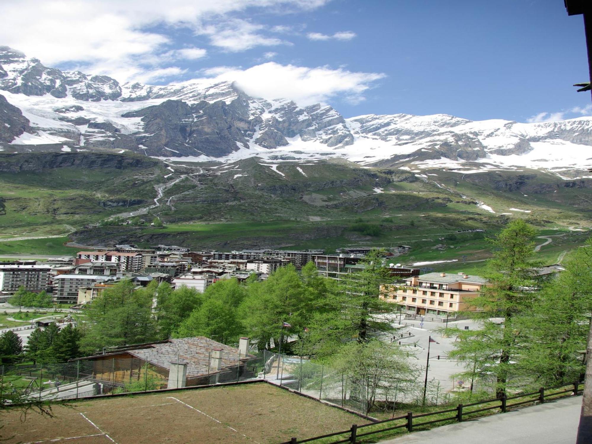 Contemporary Apartment In Breuil Cervinia Near Ski Area المظهر الخارجي الصورة