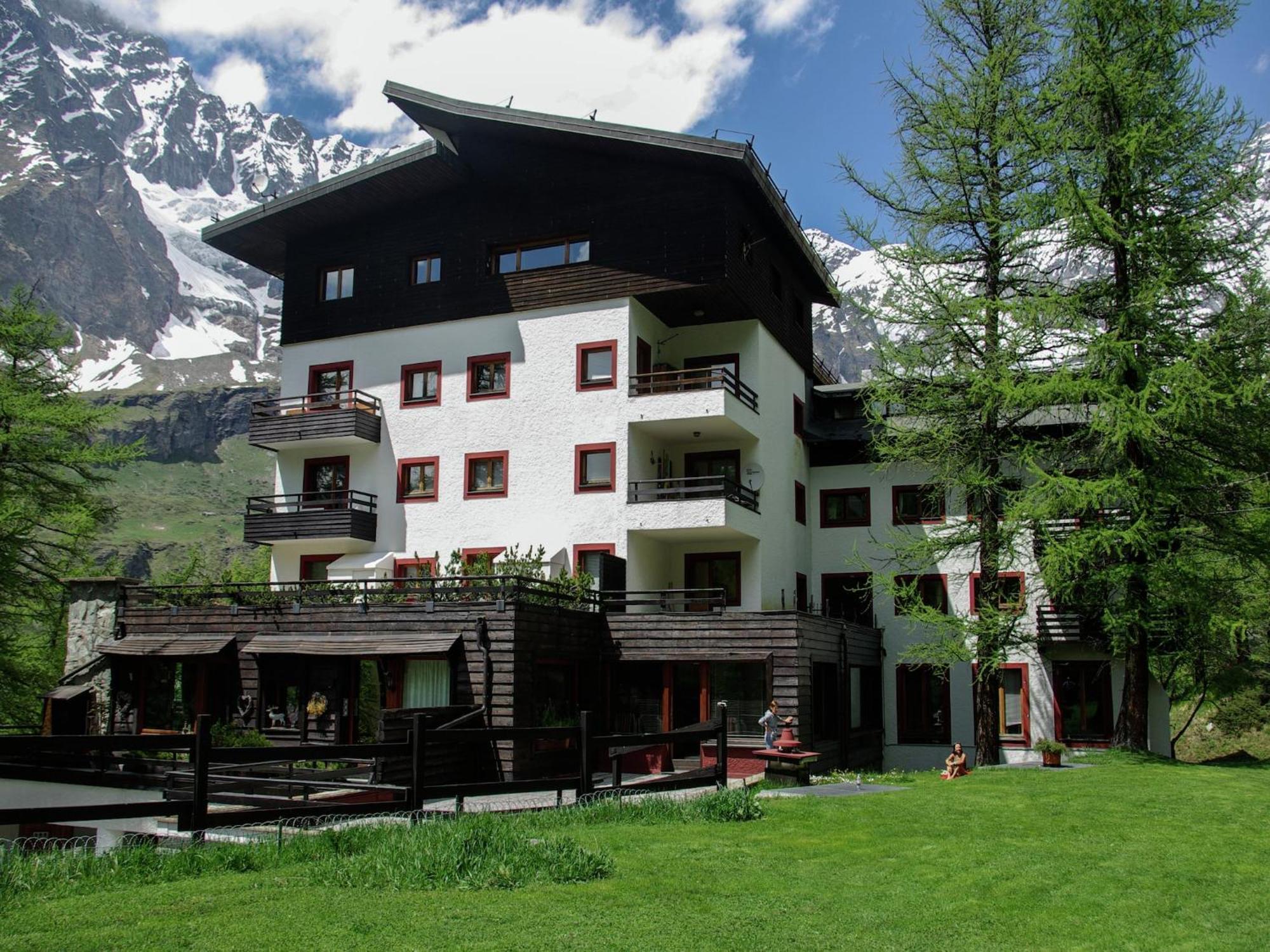 Contemporary Apartment In Breuil Cervinia Near Ski Area المظهر الخارجي الصورة